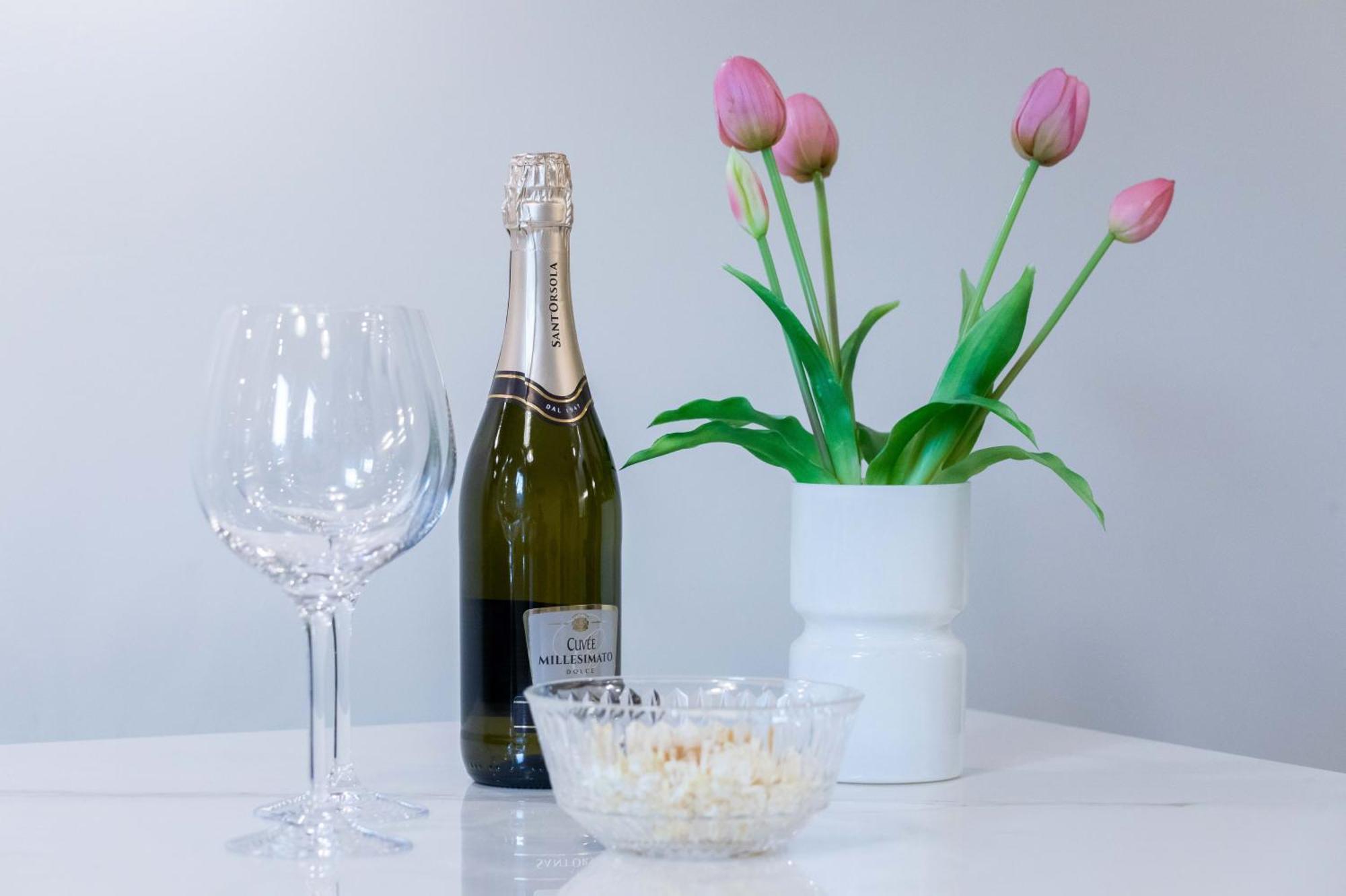 Luxury Apartment - Free Private - Parking Maestri Campionesi 16 Milano Esterno foto