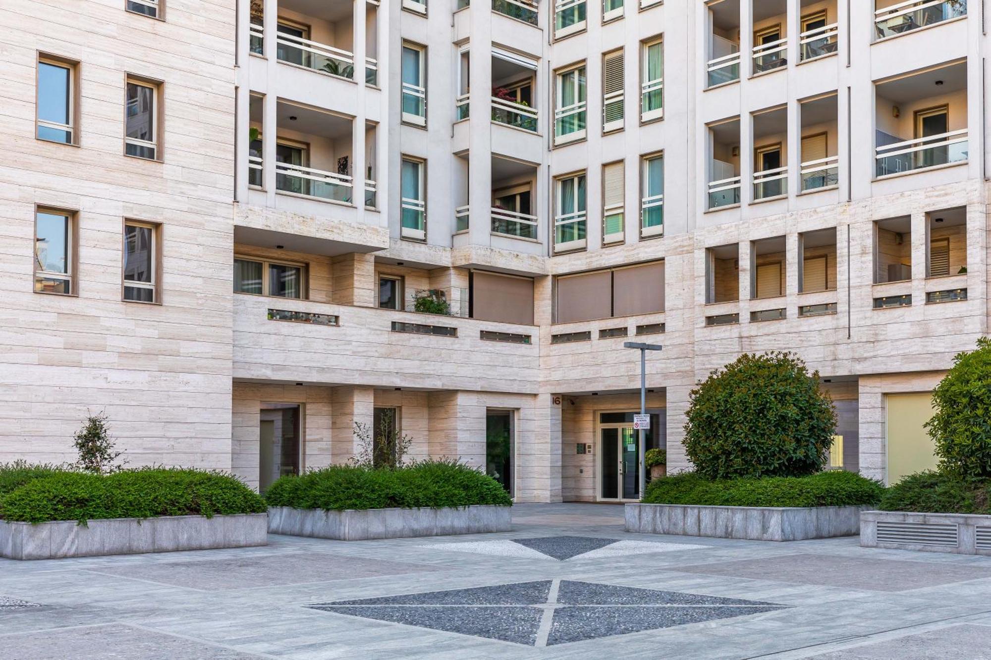 Luxury Apartment - Free Private - Parking Maestri Campionesi 16 Milano Esterno foto